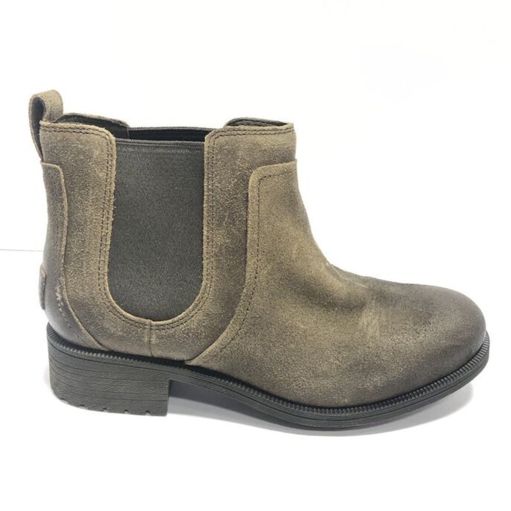 UGG Women’s Bonham II, Dove Chelsea Boots, Size 7M
